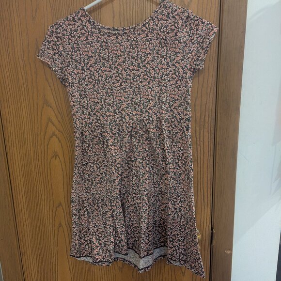 Old Navy Tiered Short Sleeve Dresses Floral Patterns (Lot of 2) Girls-Size Lg - Picture 3 of 6